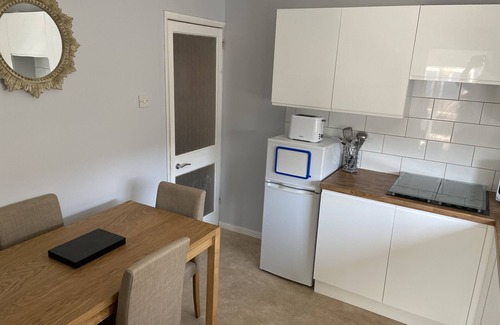 Hythe Apartamento | 10 minutes to the euro tunnel. Lovely 1 bedroom annexe, sleeps 4, pet friendly