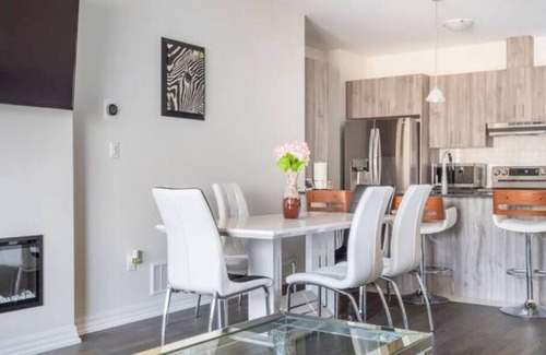 Niagara Falls Casa | 10 munities to Niagara falls in Ontario Canada, beautiful new home.
