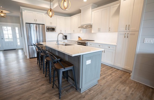 East End Casa | 10% OFF FALL! 'Two Shores', 4BR/4BA, Community Pool & Dock, Beach and Bay!