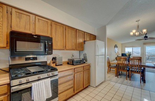 Northeast Reno Casa | *Low Special Rates* Skyline Escape~Reno~UNR~Tahoe~Casinos~Family