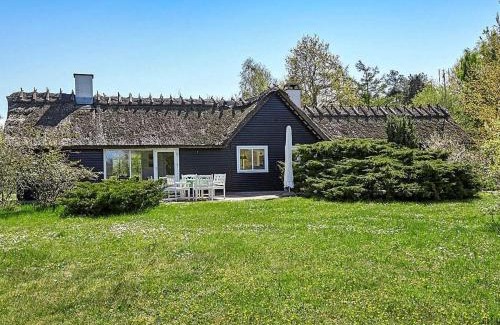 Hoeve Strand Casa | 10 person holiday home in F revejle