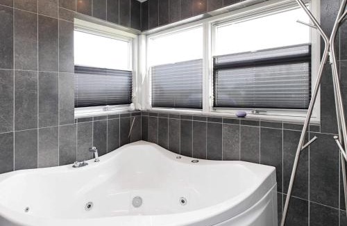 Tranum Casa | 10 person holiday home in Brovst-By Traum