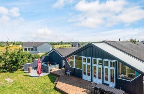 Tranum Casa | 10 person holiday home in Brovst-By Traum