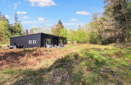 Helberskov Strand Casa | 10 person holiday home in Hadsund