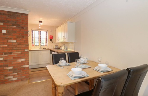 Irstead Cabaña | 10 Ruston Reaches