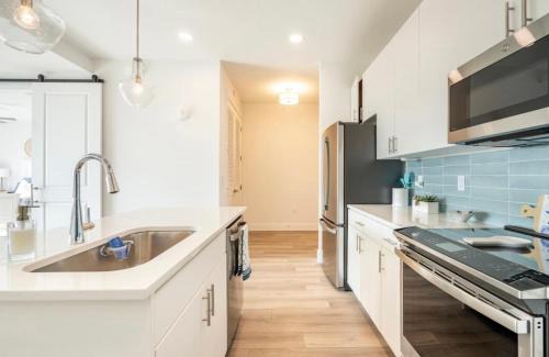 Madeira Beach Apartamento | 10 Star Luxury Beach Condo-Anchor Oasis