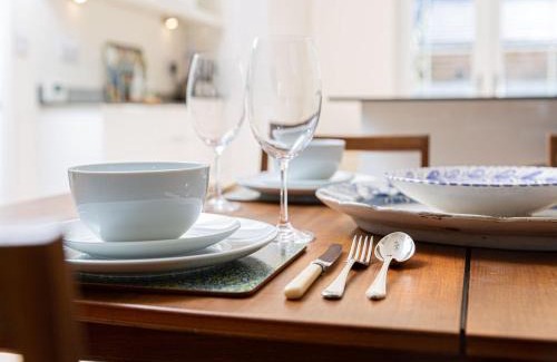 Montpellier Apartamento | 10 Tivoli Mews - By Luxury Apartments