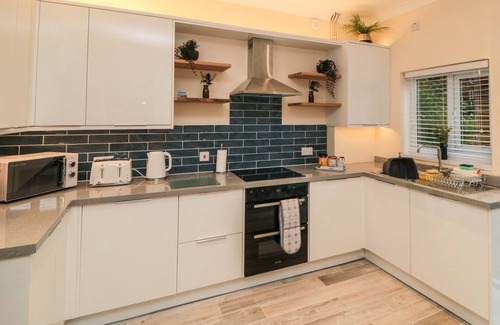 Guisborough Casa | 10 WALTON TERRACE, pet friendly, with hot tub in Guisborough