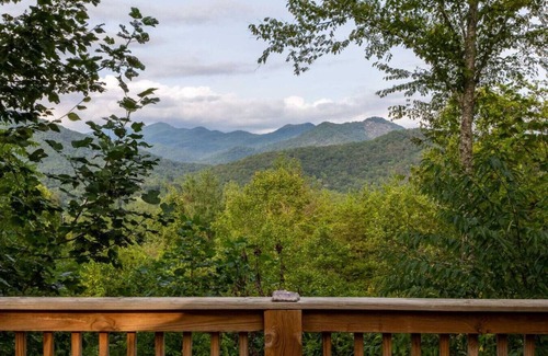 Cullowhee Alquiler De RV | 100 Acre Reserve, River Access, and Endless Adventure!