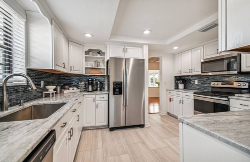 Spring Hill Casa | 100+Amenities~Waterfront~Pool~Firepit~Kayaks~Direct Gulf Acces:Hernando Hideaway
