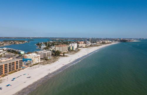 Madeira Beach Casa | 100 - Las Brisas