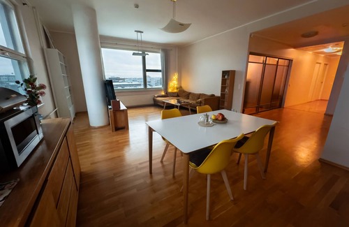 Maakri Apartamento | 100 m², 4-room central smart apt