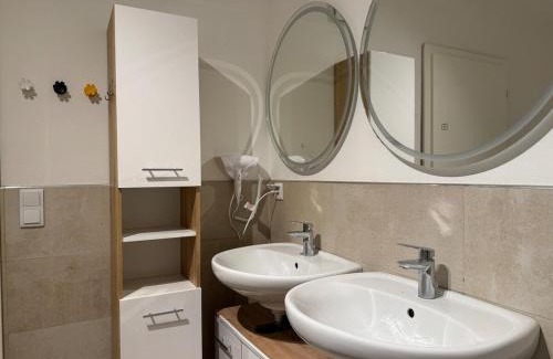 Gerasdorf bei Wien Apartamento | 100 m2 Apartment mit Balkon und Parkplatz