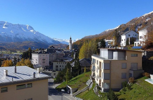 Samedan Apartamento | 100 m² Apartamento ∙ 2 habitaciones ∙ 4 huéspedes