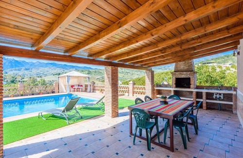 Tolox Casa | 100 m² Casa ∙ 3 habitaciones ∙ 6 huéspedes