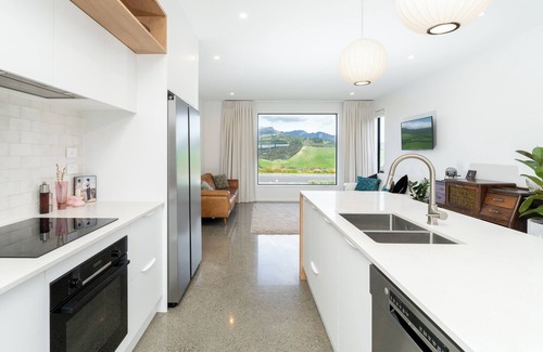 Raglan Casa | 100% Pure Raglan - Karioi Mountain View