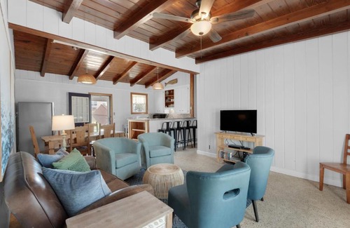 Toilla Segunda Casa | 100 yards from the Gulf 4 Bedroom Retreat