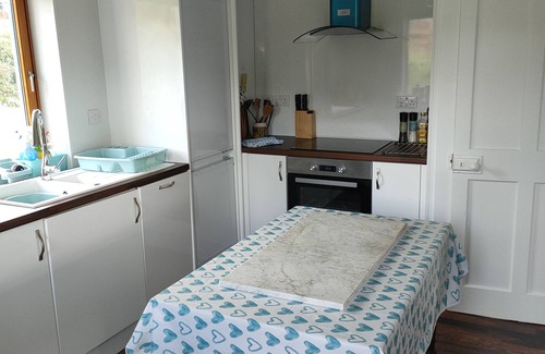 Kingsburgh Casa | 100 year old Renovated Cottage in North Skye
