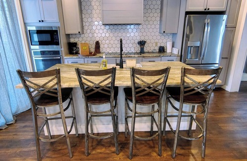 New Braunfels Casa | 100 yr old downtown historical home!