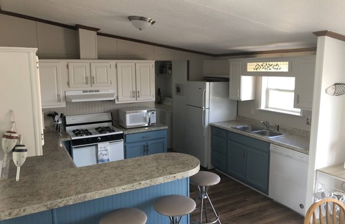 Fishers Landing Cabaña | 1000 Islands Cottage minutes from free boat launch!