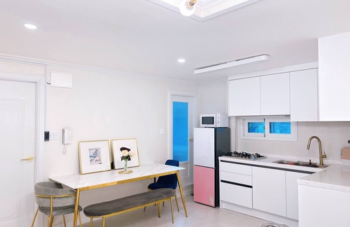 Seongsu Casa | 1000 sqft exclusive accommodation located 10 minutes away from Seongsu Station!