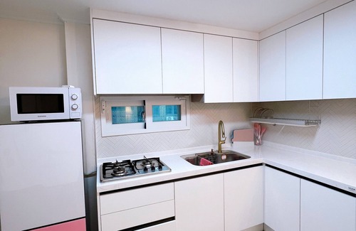 Seongsu Casa | 1000 sqft exclusive accommodation located 10 minutes away from Seongsu Station!