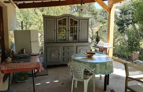 Barjols Casa | 1000m2 de jardín junto al río en el pueblo de Barjols