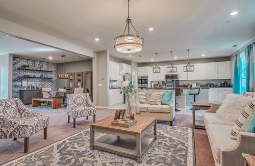 Mira Loma Casa | 1000MBPS Wifi★One Story Luxury 5 Bedrooms Model Home