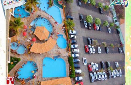 J Jeriquara Apartamento | 1004 - AP Shopping, bebidas liberadas nas piscinas e internet banda larga no AP Wi-Fi, próximo ao shopping Singapura
