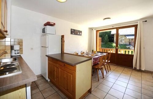 Le Bettaix Apartamento | 1.o piso, sauna, balcón, parking, tv, local para esquís, 60m², Les Menuires