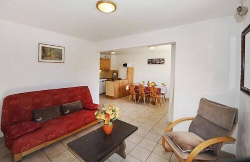 Le Bettaix Apartamento | 1.o piso, sauna, balcón, parking, tv, local para esquís, 60m², Les Menuires