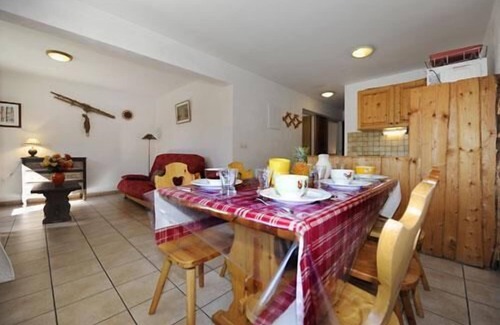 Le Bettaix Apartamento | 1.o piso, sauna, balcón, parking, tv, local para esquís, 60m², Les Menuires