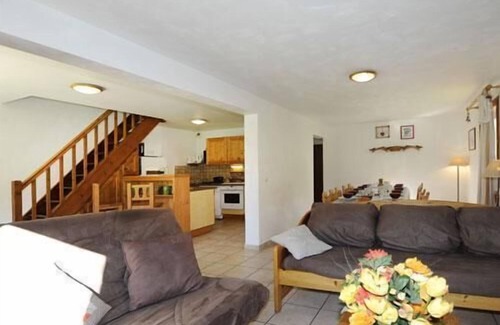 Le Bettaix Apartamento | Planta baja, sauna, balcón, parking, tv, local para esquís, 120m², Les Menuires