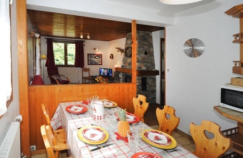 Le Bettaix Apartamento | 1.o piso, chimenea o estufa a leña, parking, tv, 60m², Les Menuires