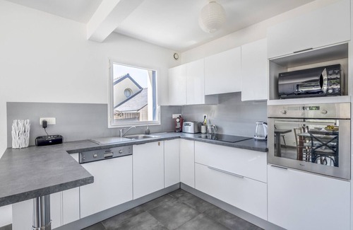 Baden Chalet De Esquí | 100m de la playa, casa para 7, vista al mar