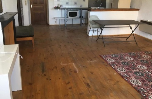 Croce Apartamento | 100m2 apartment in large historic house