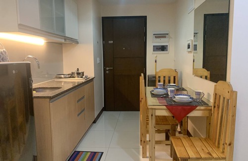 Pasay Apartamento | 101 Newport Condo Across the Airport