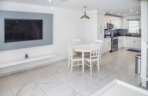 Jolly Harbour Chalet De Esquí | 101F Garden View Villa, Jolly Harbour