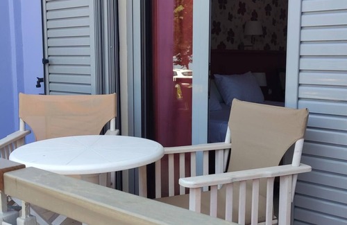 Kamena Vourla Casa | 102 | Okeania Triple Room Ground Floor