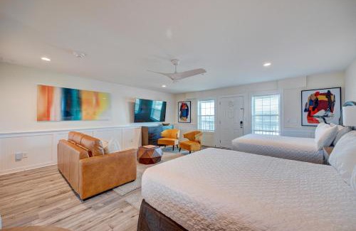 Surf City Hotel | 102 Queen ADA Suite, 1st Floor Low Tide