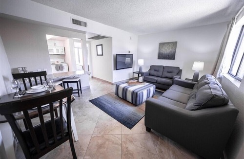 New Papago Parkway Apartamento | Casa 102 - ¡Casa privada completamente amueblada de 1 dormitorio con GOLF GRATIS!