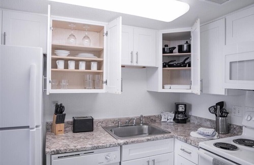 New Papago Parkway Apartamento | Casa 102 - ¡Casa privada completamente amueblada de 1 dormitorio con GOLF GRATIS!