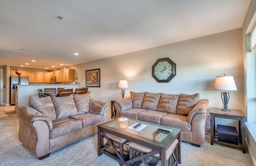 Westport Condominio | 1023 - Happiness comes in waves