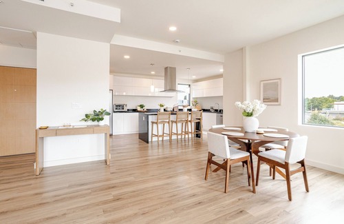 Central Business District Condominio | 1025 Luxe 2BR Waterfront District Close to Downtown & WWU
