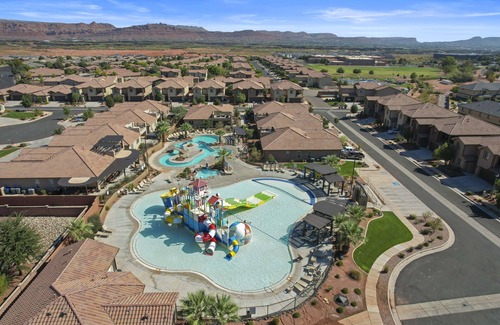 Santa Clara Casa | 103/104 Retreat | Resort View, Private Hot Tub, Short Walking distance to Resort