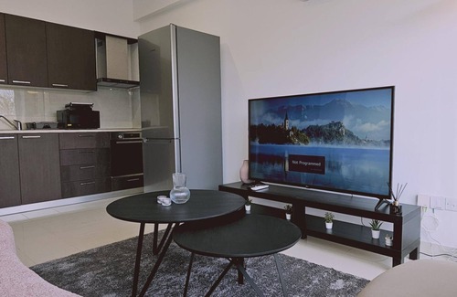 City Centre Apartamento | 104 NIC - 102 Stay Cosmo City Suite