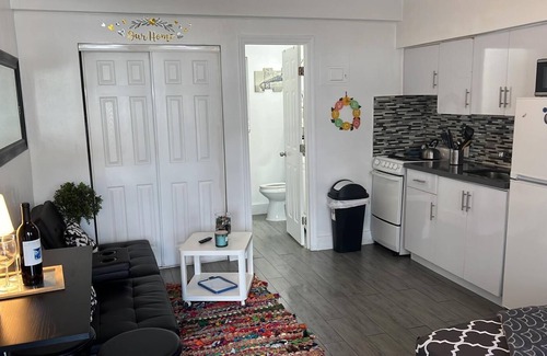 Parkside Apartamento | 105 Cozy Budget Studio Fully Equipped at Hollywood