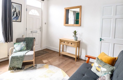 Norwich Cabaña | 105 MARLBOROUGH ROAD, pet friendly, with a garden in Norwich