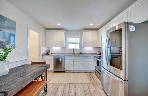 Surf City Hotel | 105 Queen Pet Friendly Suite, 1st Floor Nest
