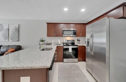 Apollo Beach Condominio | 1053 Apollo Beach Blvd, Unit 5